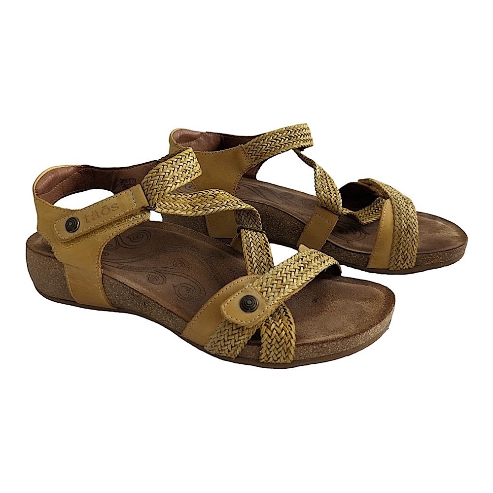 TAOS TRULIE CAMEL WOMENS SIZE US9.5 - EU40.   Preowned.